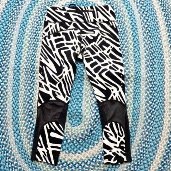 Nike Zebra Print Leggings - Picture 5 of 9